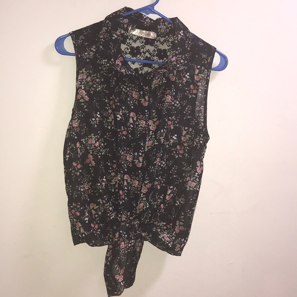 Tie front sleeveless top with floral pattern!